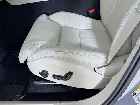 New 2026 Volvo XC60 T8 Ultra w/ Protection Package Premier image 20