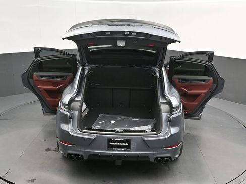 New 2026 Porsche Cayenne GTS image 42