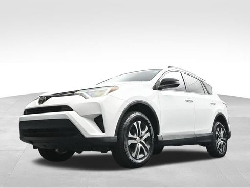 Used 2017 Toyota RAV4 LE FWD image 43