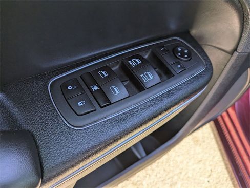 Used 2023 Chrysler 300 S image 13