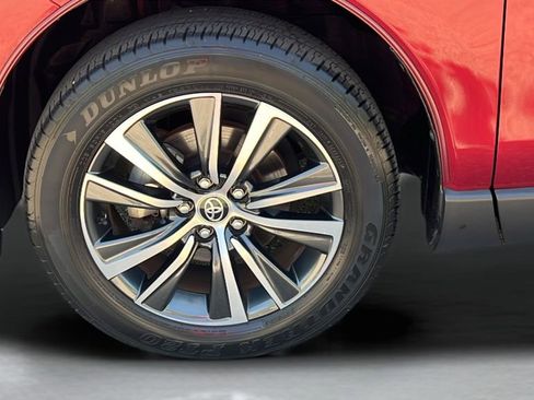 Used 2023 Toyota Venza LE AWD/4WD image 27