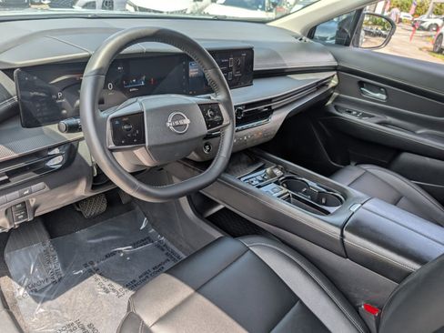 Certified 2025 Nissan Murano SV FWD image 10