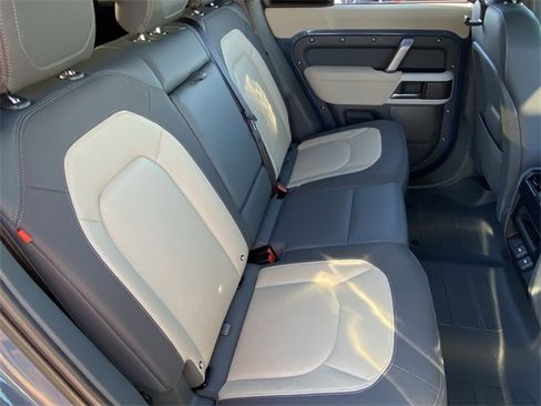 Used 2023 Land Rover Defender 110 X-Dynamic SE image 22