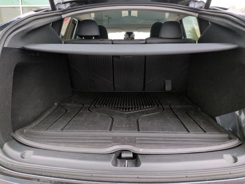 Used 2024 Tesla Model Y Long Range image 34