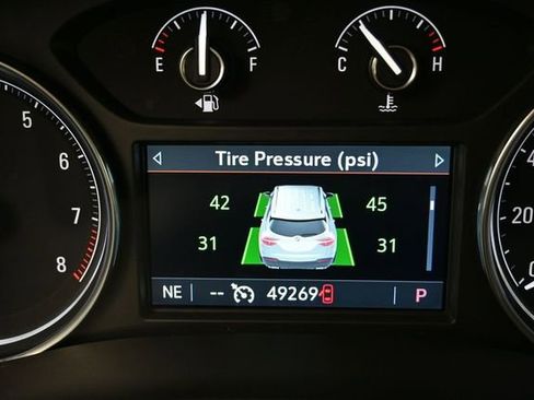 Used 2023 Buick Enclave Essence w/ Experience Buick Package FWD image 15
