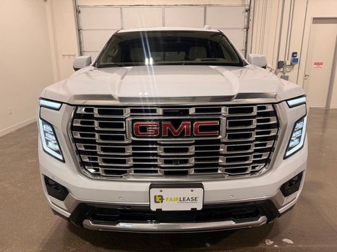 Used 2026 GMC Yukon Denali w/ Sun & Power Step Package AWD/4WD image 2