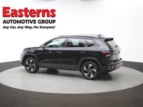 Used 2025 Volkswagen Taos SE AWD/4WD image 62