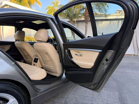 Used 2018 BMW 330i Sedan w/ Convenience Package RWD image 29