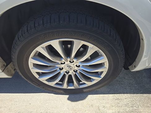 Used 2017 INFINITI QX80 2WD w/ Driver Assistance Package image 4