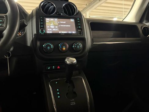 Used 2017 Jeep Patriot High Altitude AWD/4WD image 15