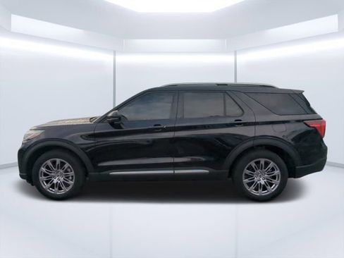 Used 2025 Ford Explorer Platinum AWD/4WD image 6