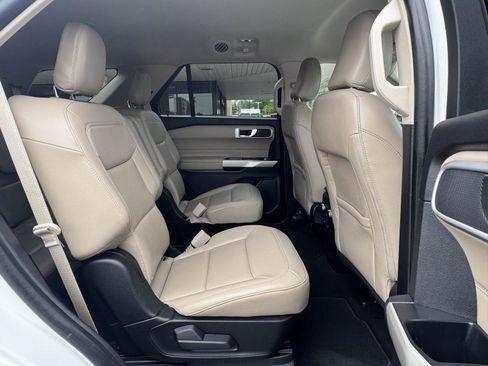 Used 2021 Ford Explorer XLT w/ Equipment Group 202A AWD/4WD image 30