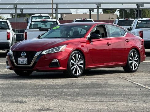Used 2020 Nissan Altima 2.5 SR w/ Premium Package FWD image 7