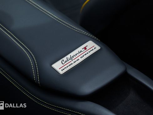 Used 2016 Ferrari California T RWD image 34