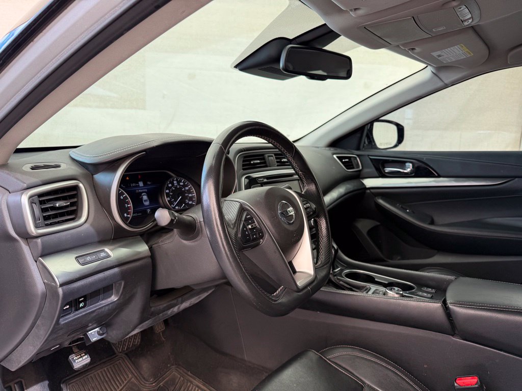 Used 2022 Nissan Maxima SV FWD image 12