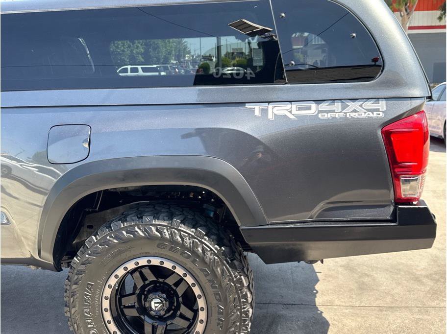 Used 2017 Toyota Tacoma TRD Off-Road w/ Tow Package AWD/4WD image 44