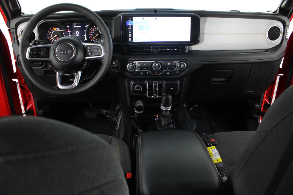 Used 2026 Jeep Wrangler Unlimited Sahara AWD/4WD image 16