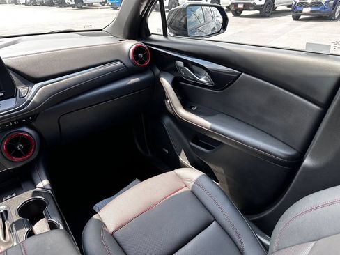 Certified 2025 Chevrolet Blazer RS w/ Enhanced Convenience Package FWD image 29