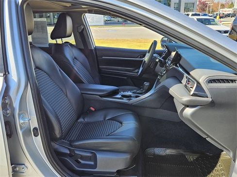 Used 2023 Toyota Camry SE image 14