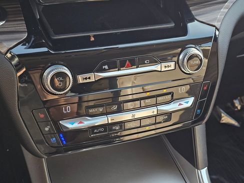 Used 2021 Ford Explorer Limited w/ Hybrid Equipment Group 310A image 10