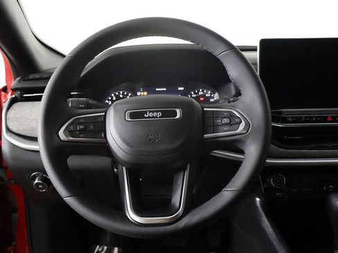 Used 2023 Jeep Compass Latitude AWD/4WD image 34