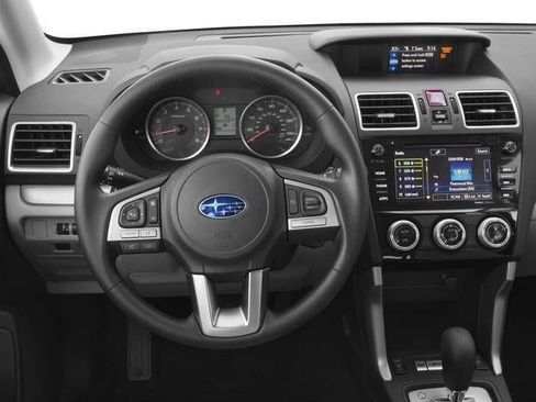 Used 2017 Subaru Forester 2.5i Premium AWD/4WD image 7