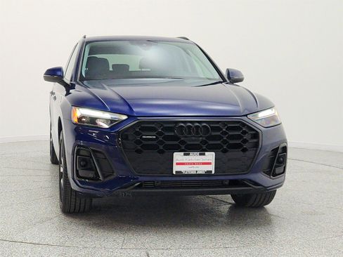 Used 2023 Audi Q5 2.0T Premium Plus w/ Premium Plus Package AWD/4WD image 2