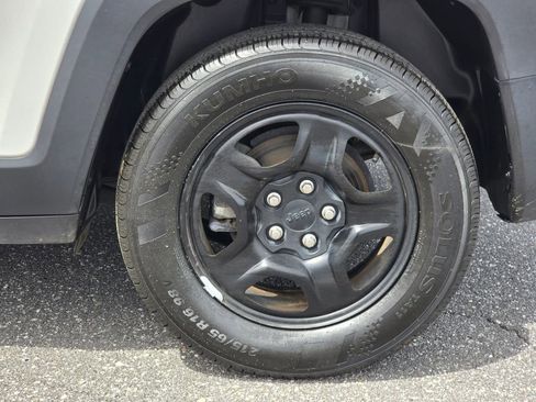 Used 2019 Jeep Renegade Sport FWD image 21