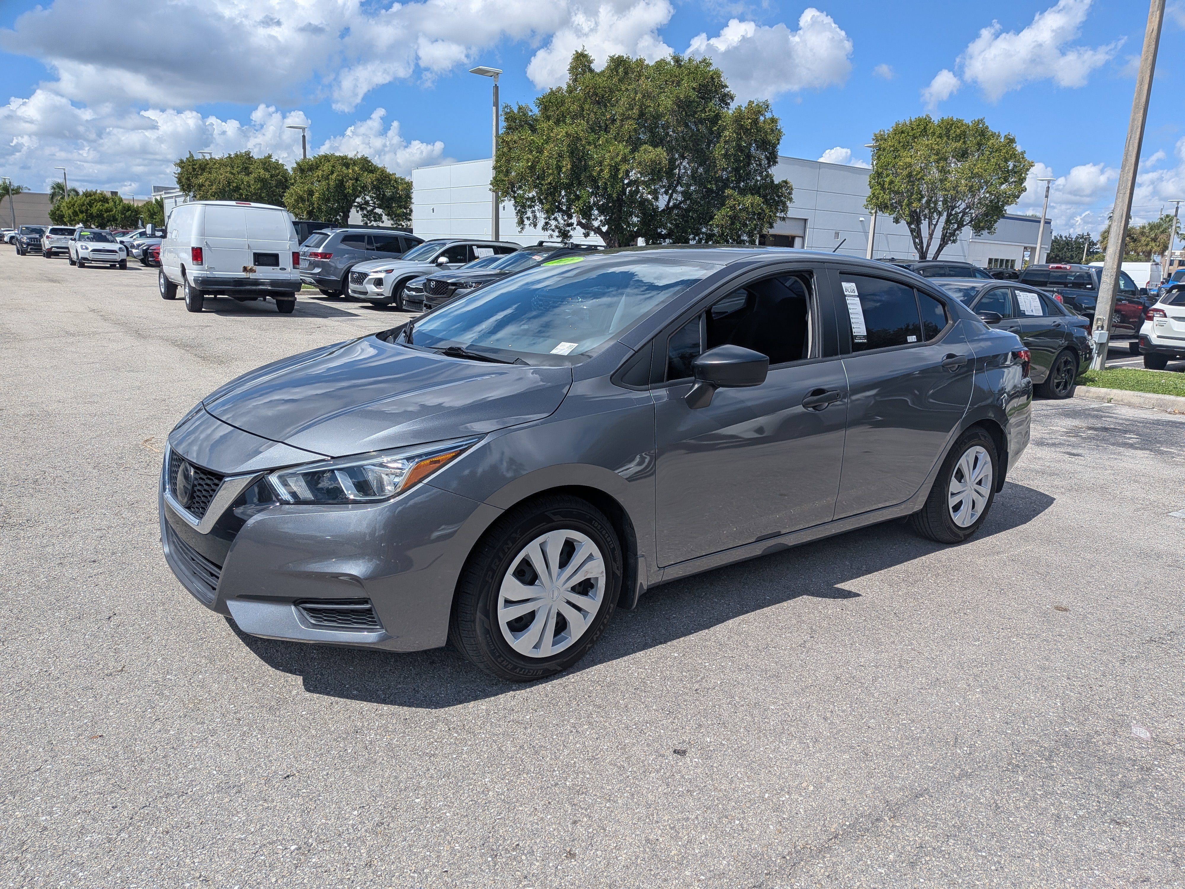 Used 2021 Nissan Versa S FWD image 8