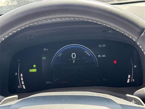 Used 2025 Toyota Camry SE w/ Convenience Package image 16