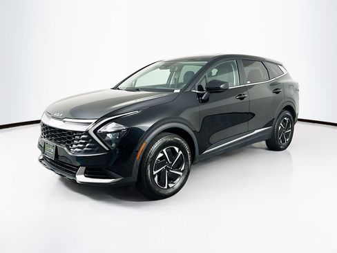 Used 2023 Kia Sportage LX image 3