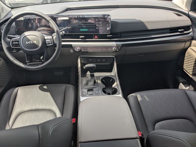 New 2026 Kia Carnival FWD image 13