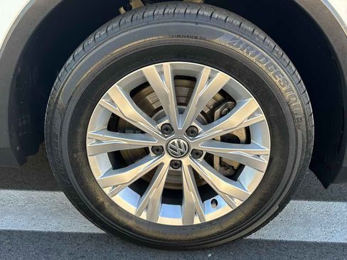 Used 2018 Volkswagen Tiguan S image 54