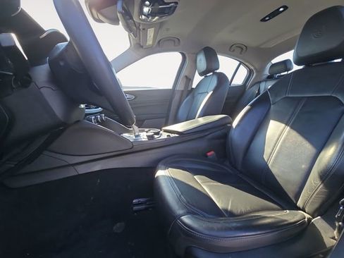 Used 2018 Alfa Romeo Giulia AWD image 9