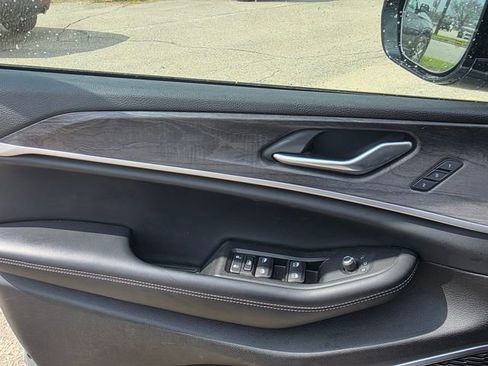 Used 2022 Jeep Grand Cherokee L Limited w/ Luxury Tech Group II image 21