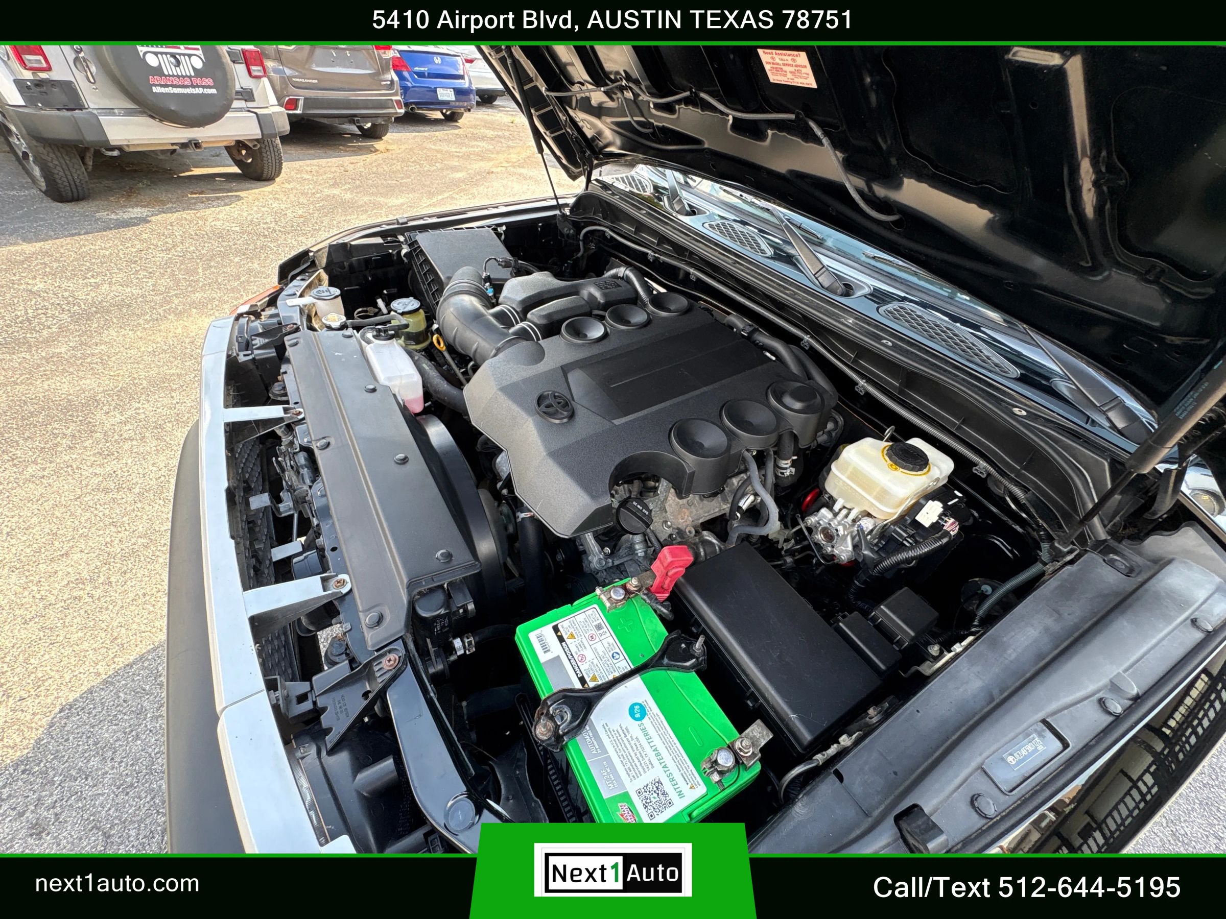 Used 2011 Toyota FJ Cruiser 2WD w/ Upgrade Pkg image 34