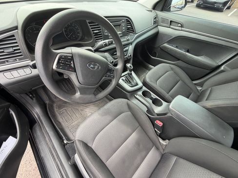 Used 2018 Hyundai Elantra SE image 7