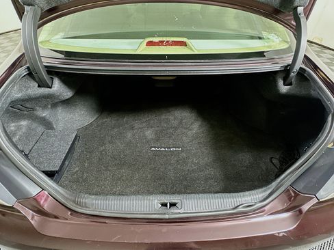 Used 2011 Toyota Avalon Limited FWD image 29