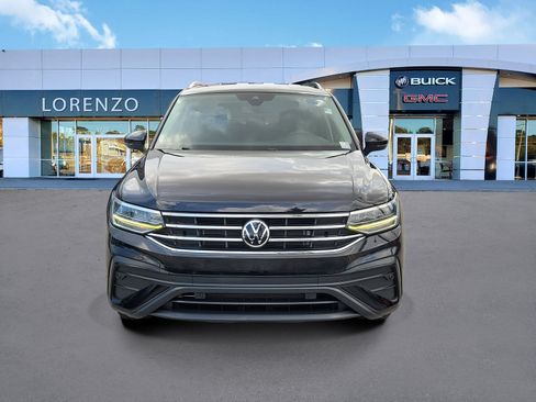 Used 2022 Volkswagen Tiguan SE FWD image 2
