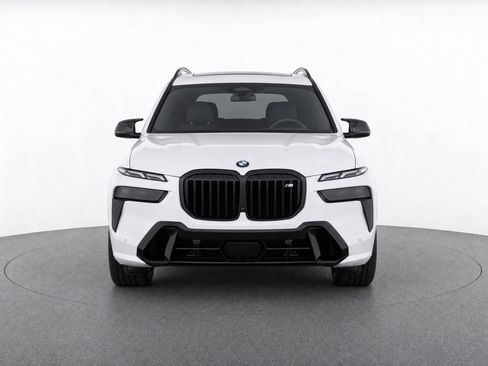 Used 2025 BMW X7 M60i AWD/4WD image 8