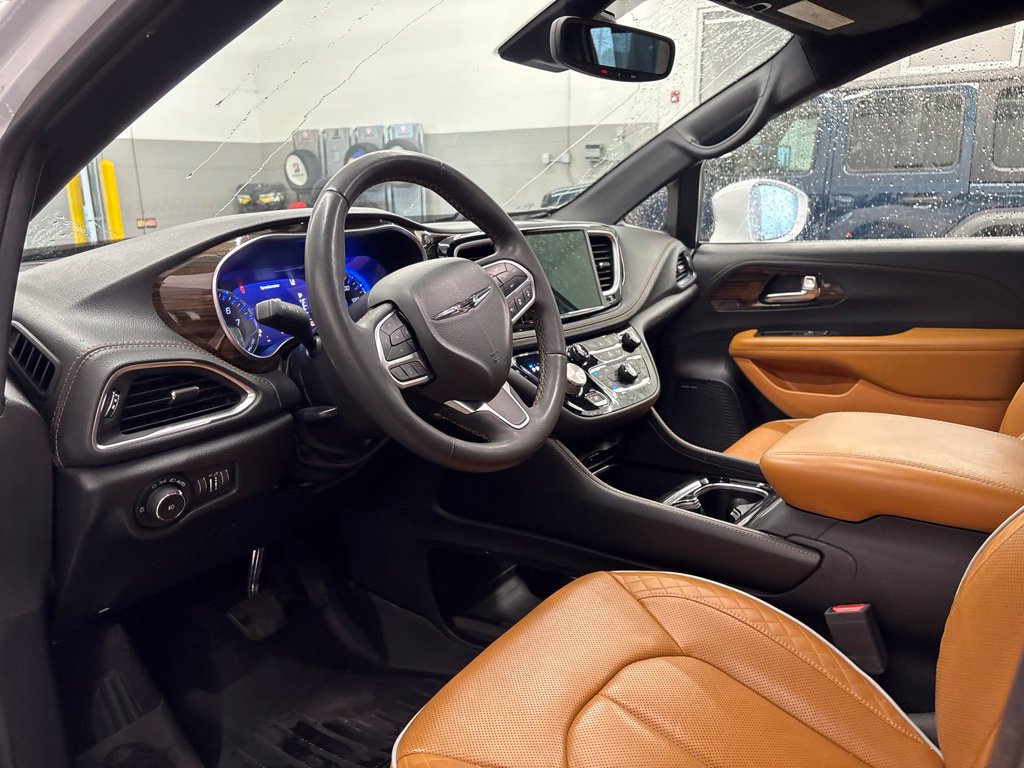 Used 2022 Chrysler Pacifica Pinnacle FWD image 10