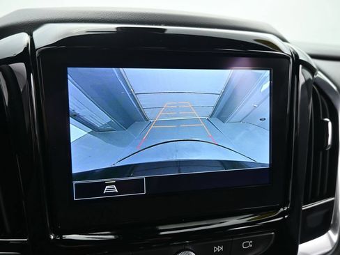 Used 2023 Chevrolet Traverse LT FWD image 18