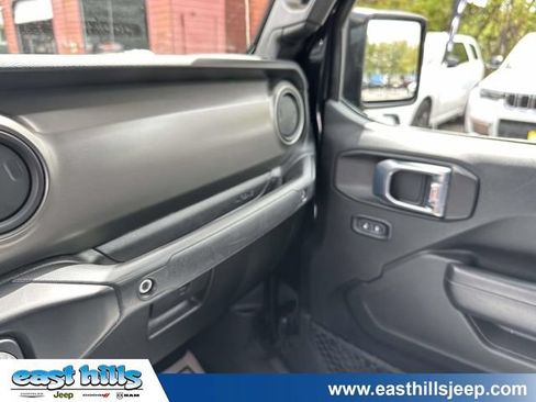 Used 2022 Jeep Gladiator Sport AWD/4WD image 30