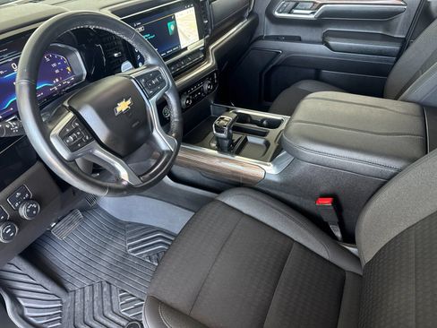 Used 2024 Chevrolet Silverado 1500 LT w/ Z71 Off-Road Package AWD/4WD image 9