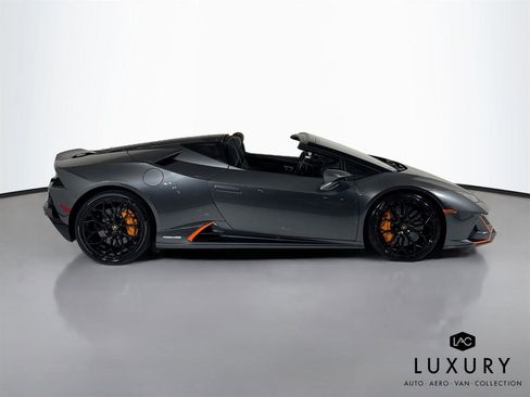 Used 2020 Lamborghini Huracan EVO image 3