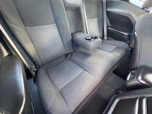 Used 2019 Dodge Challenger SXT image 13