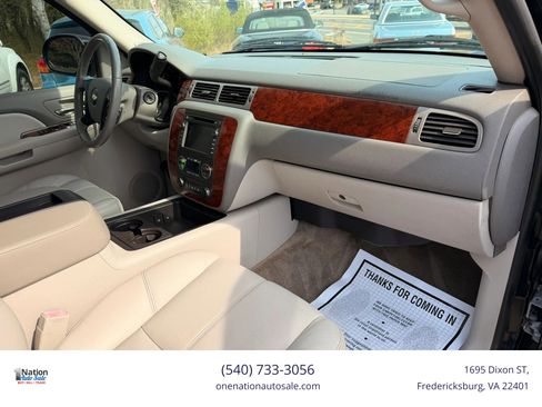 Used 2009 Chevrolet Suburban LT w/ Luxury Package image 15