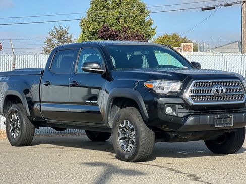 Used 2016 Toyota Tacoma TRD Off-Road w/ Towing Package AWD/4WD image 7