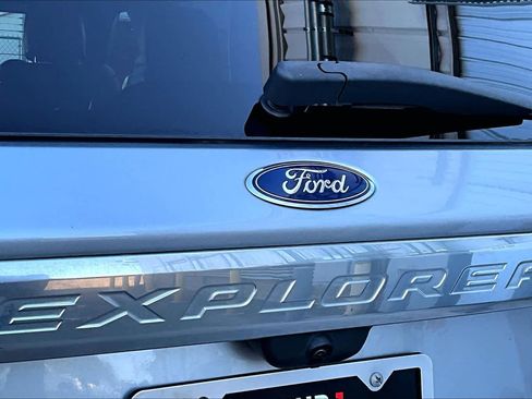 Used 2022 Ford Explorer Platinum w/ Equipment Group 601A image 30