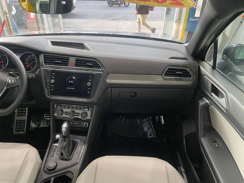 Used 2021 Volkswagen Tiguan SE R-Line AWD/4WD image 23
